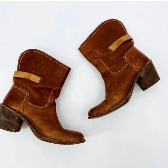 Frye 8.5 brown leather booties - Picture 2 of 5
